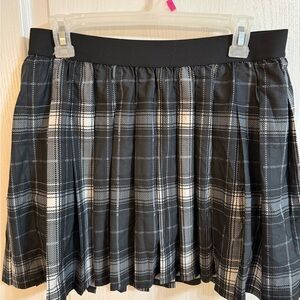 ALO Yoga Checkered Black and White Mini Skirt